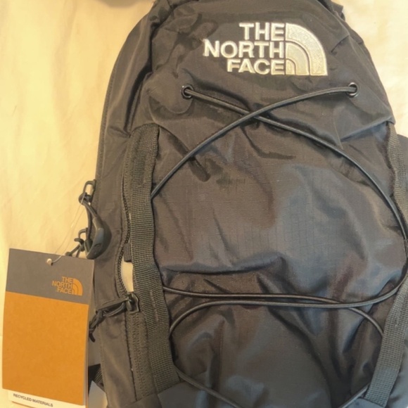 The North Face Borealis Sling Bag - Picture 4 of 8
